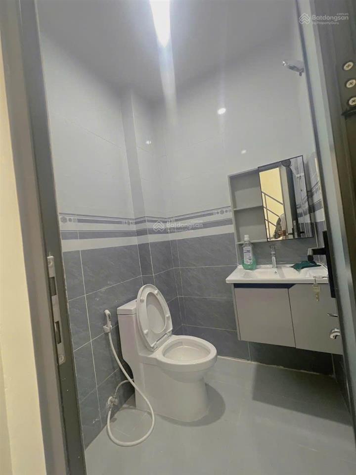 Nhà mới gđ nhỏ sổ vuông , ngã tư bình phước chợ đầu mối 2.5 tỷ