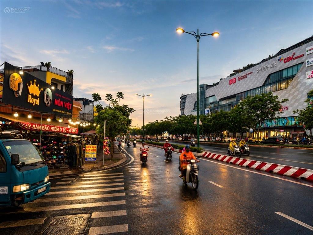 Mặt tiền phạm văn đồng liền kề gigamall chỉ hơn 5 tỷ vị trí vàng kinh doanh
