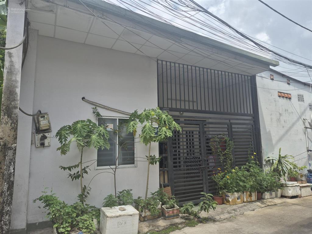 Nhà ngang 7m 109m2 xe hơi đỗ cửa tỉnh lộ 43 ngay cầu gò dưa