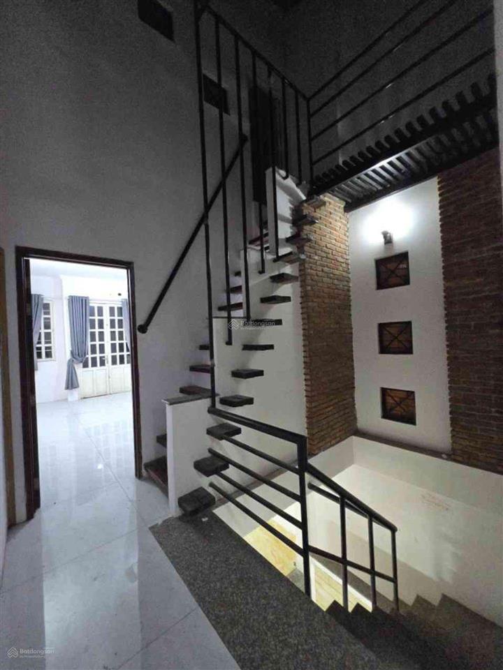 Hàng hiếm phạm văn đồng xe hơi đỗ cửa 3 tầng hoàn công đủ 6.2 tỷ ngay chợ hiệp bình mt kinh doanh