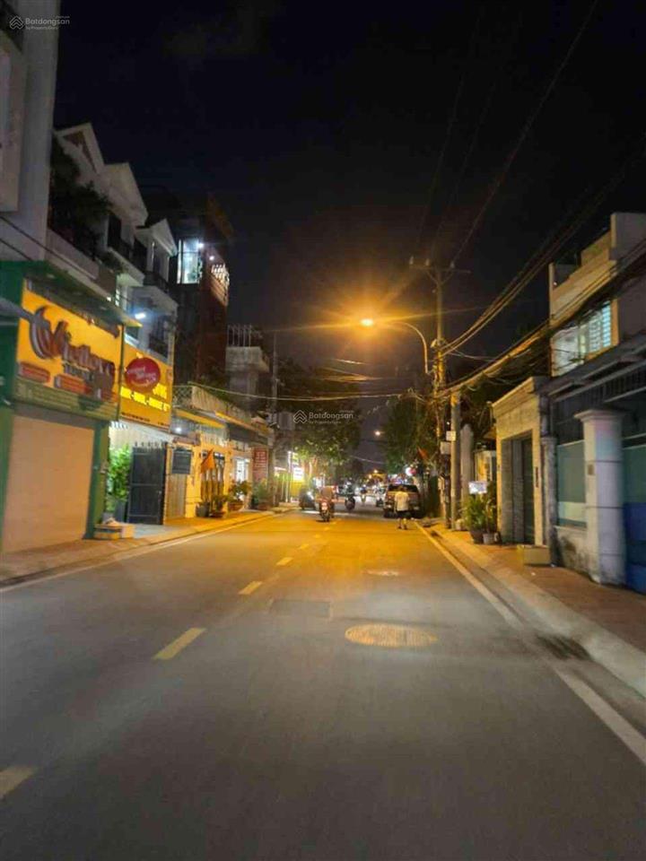 Hàng hiếm phạm văn đồng xe hơi đỗ cửa 3 tầng hoàn công đủ 6.2 tỷ ngay chợ hiệp bình mt kinh doanh
