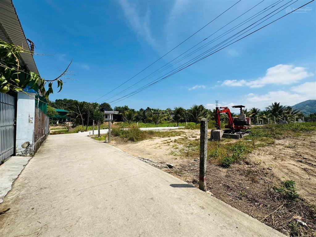 Ngộp giá thật  bán lô đất 204m2 full thổ cư tại suối tân cam lâm giá chỉ 1 tỷ 300 triệu