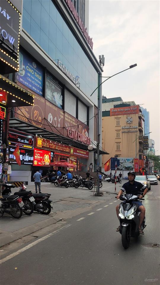 Cực hiếm mặt phố cầu giấy  5 tầng  vị trí cực đẹp  kinh doanh đỉnh  chủ thiện chí bán  8,8 tỷ