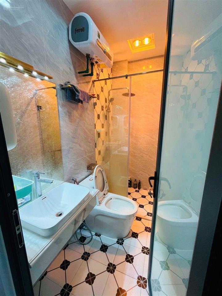 Bán nhà mới coong phố cầu giấy  6 tầng thang máy  45m  13,5 tỷ