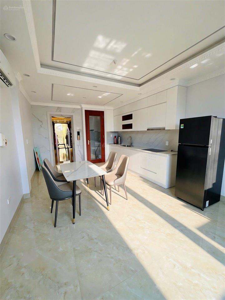 Bán nhà mới coong phố cầu giấy  6 tầng thang máy  45m  13,5 tỷ