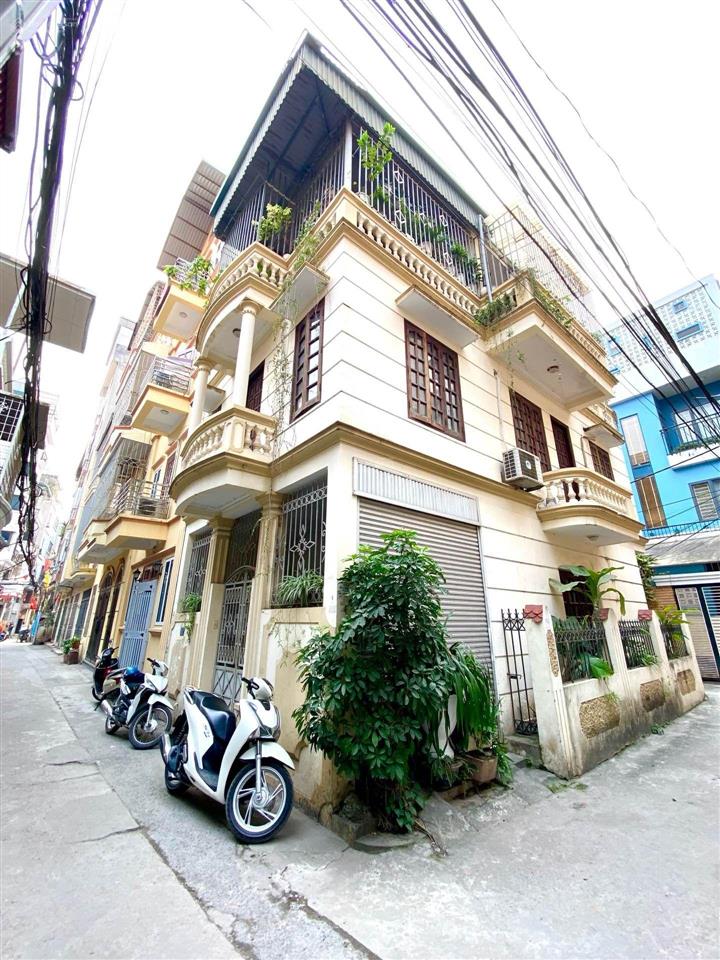 Lô góc 3 thoáng  quá hiếm  ô tô dừng đỗ ngày đêm  không qh  nhà kcbt cực kỳ chắc chắn