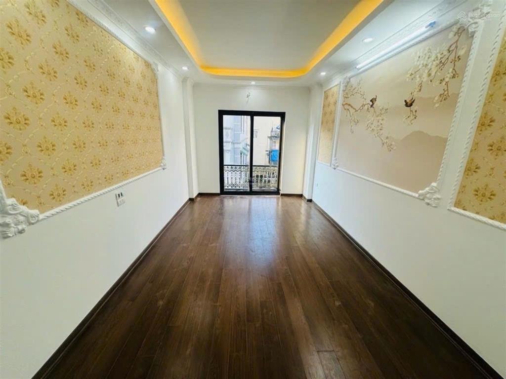 Bán nhà ngõ quận ủy cầu giấy  ở ngay  full đồ  40m  13,2 tỷ  6 tầng thang máy  sổ chính chủ
