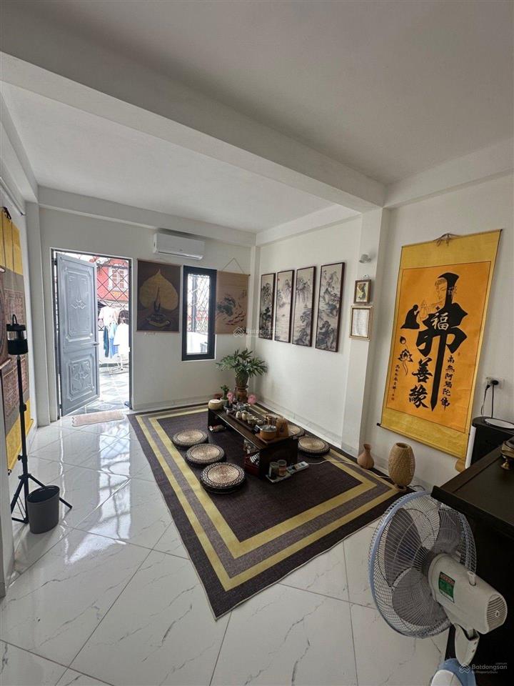 Bán nhà ngõ quận ủy cầu giấy  ở ngay  full đồ  40m  13,2 tỷ  6 tầng thang máy  sổ chính chủ
