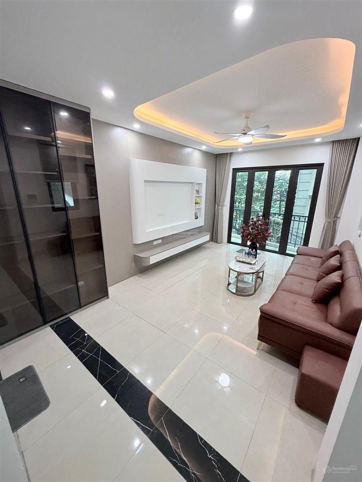 Siêu phẩm thang máy  lô góc  kinh doanh  nhà mới  ô tô  full nội thất  chỉ 10,9 tỷ  40m