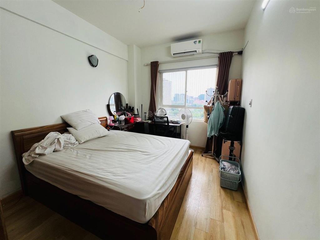 Cần bán gấp căn hộ tầng trung, vừa tiền, full nội thất, ở ngay, chỉ hơn 4 tỷ, 2 ngủ, ở sướng
