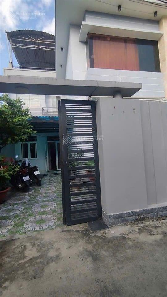Thị trấn nhà bè  bán nhà 2 tầng sân vườn diện tích khủng 127m2  giá 5,75 tỷ (giá hạt dẻ)