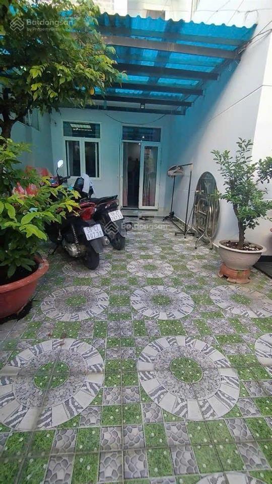 Thị trấn nhà bè  bán nhà 2 tầng sân vườn diện tích khủng 127m2  giá 5,75 tỷ (giá hạt dẻ)