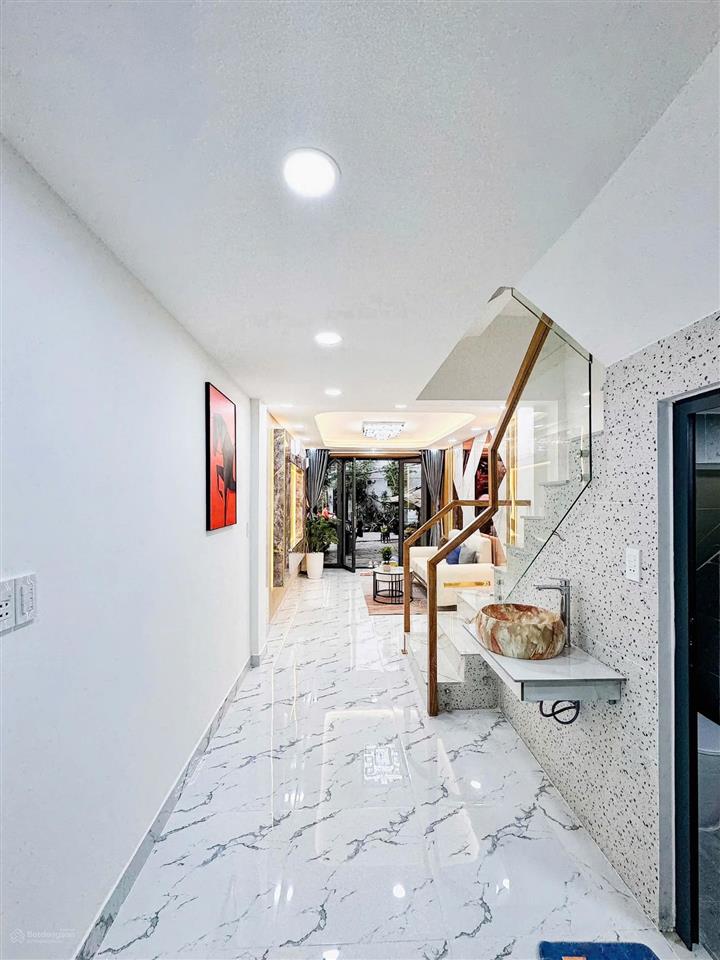 Chủ cần thanh khoản, cần tiền gấp  trại cá 40m² 5 tầng giá 8.1 tỷ