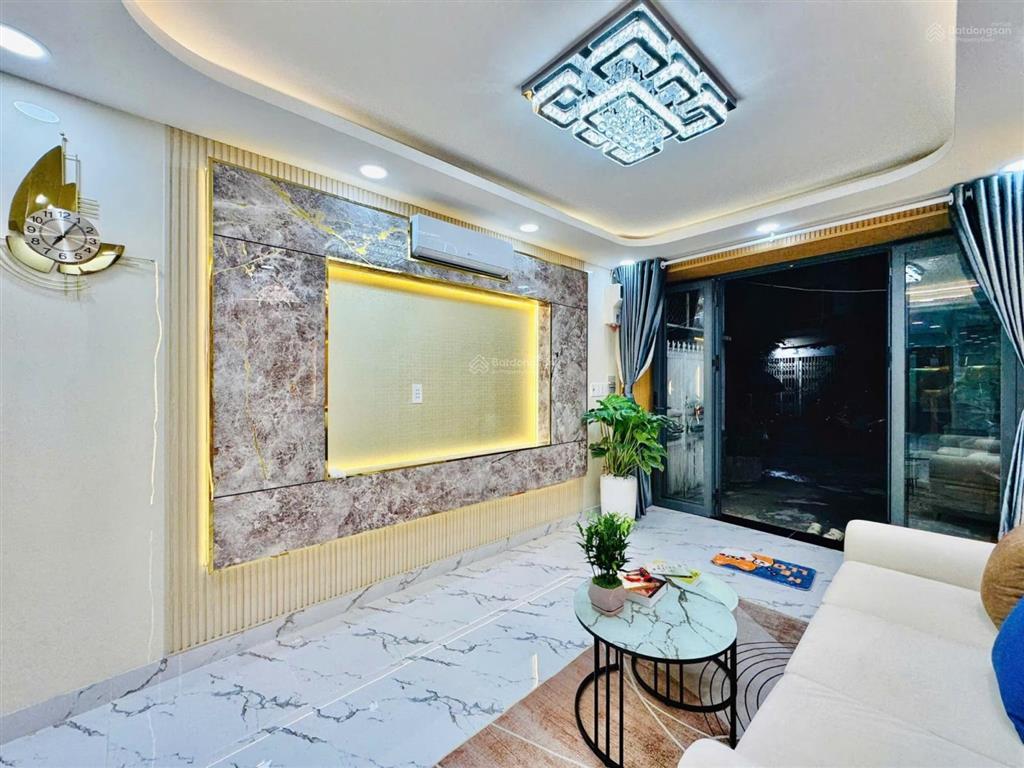 Chủ cần thanh khoản, cần tiền gấp  trại cá 40m² 5 tầng giá 8.1 tỷ