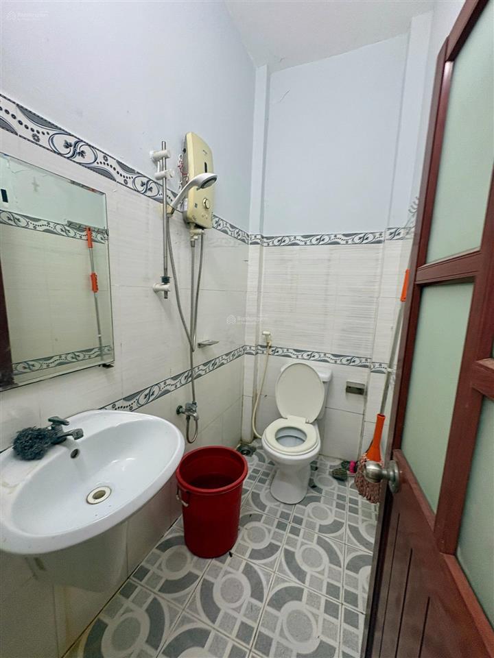 Cho thuê nhà đường số 4, hẻm xe hơi