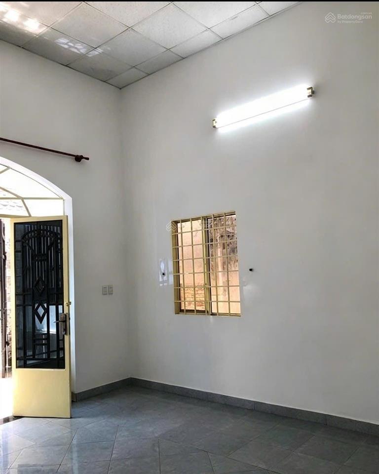 Cho thuê nhà góc 2 mặt tiền  hẻm xe hơi bùi quang là