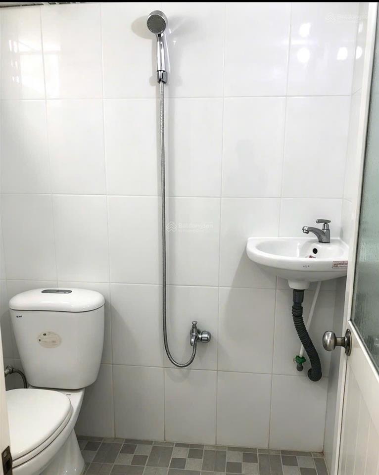 Cho thuê nhà góc 2 mặt tiền  hẻm xe hơi bùi quang là