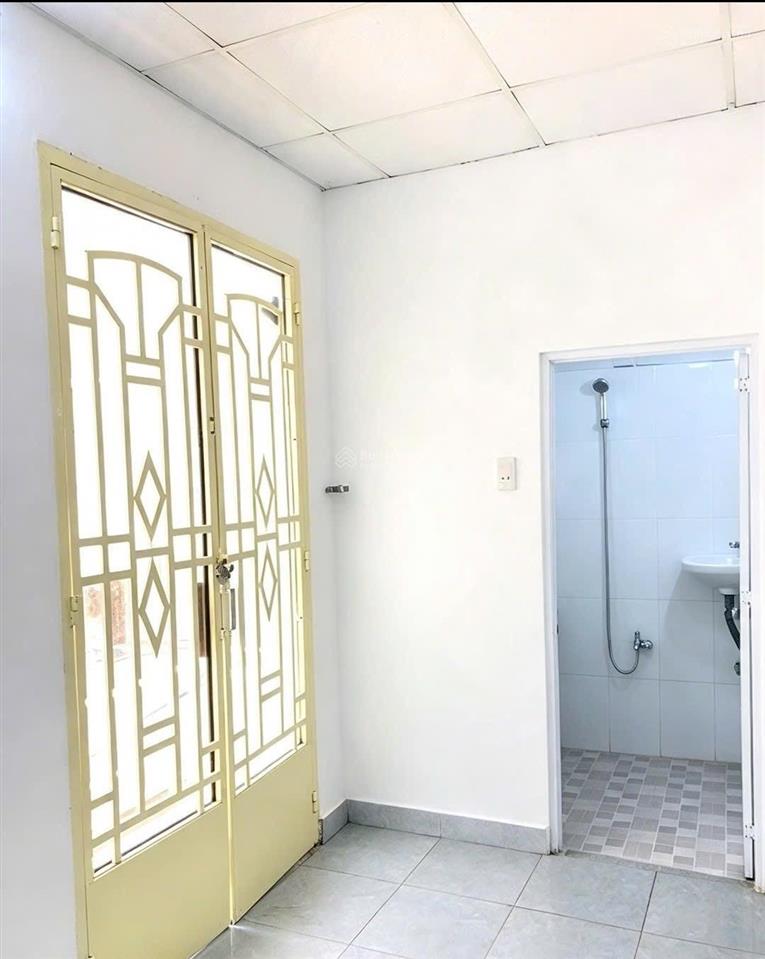 Cho thuê nhà góc 2 mặt tiền  hẻm xe hơi bùi quang là
