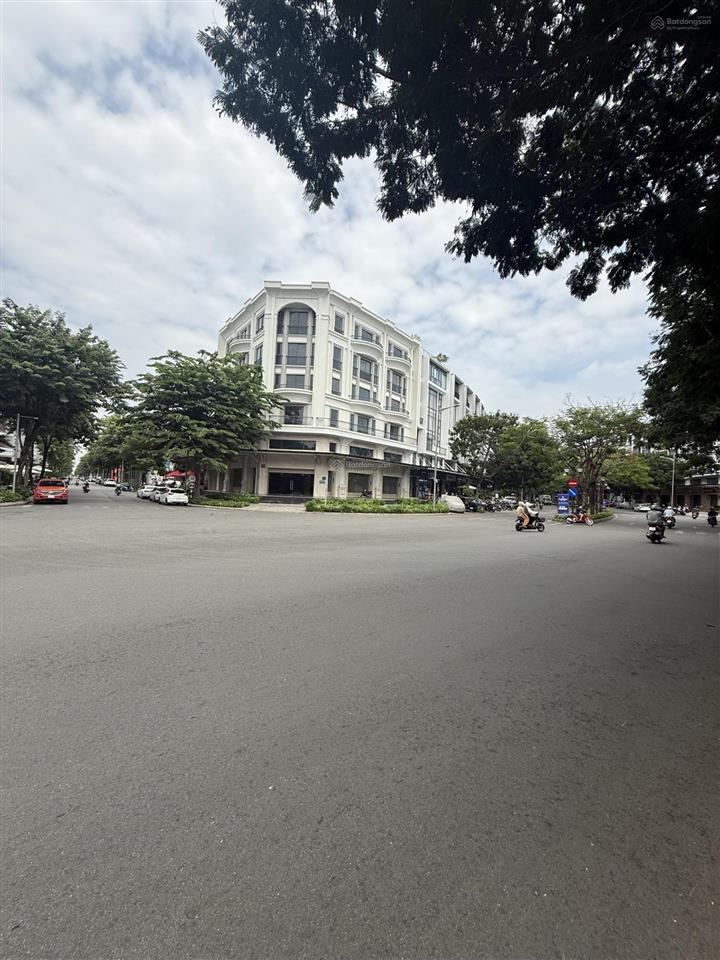 Góc 3 mặt tiền, sẵn dòng tiền thuê ổn định tại van phuc city trực diện công viên