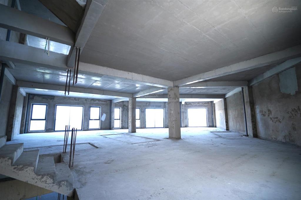 Góc 2 mặt tiền, ngang 25m số 1 đinh thị thi vạn phúc city  303,2m² đất, 1.064m² sàn, sổ hồng riêng