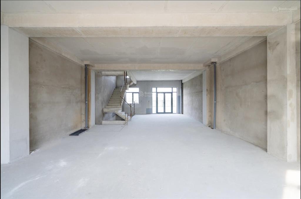 Bán shophouse mặt tiền 9m số 119 đường 18, vạn phúc city, 198m2 đường 18 view kênh, sổ hồng