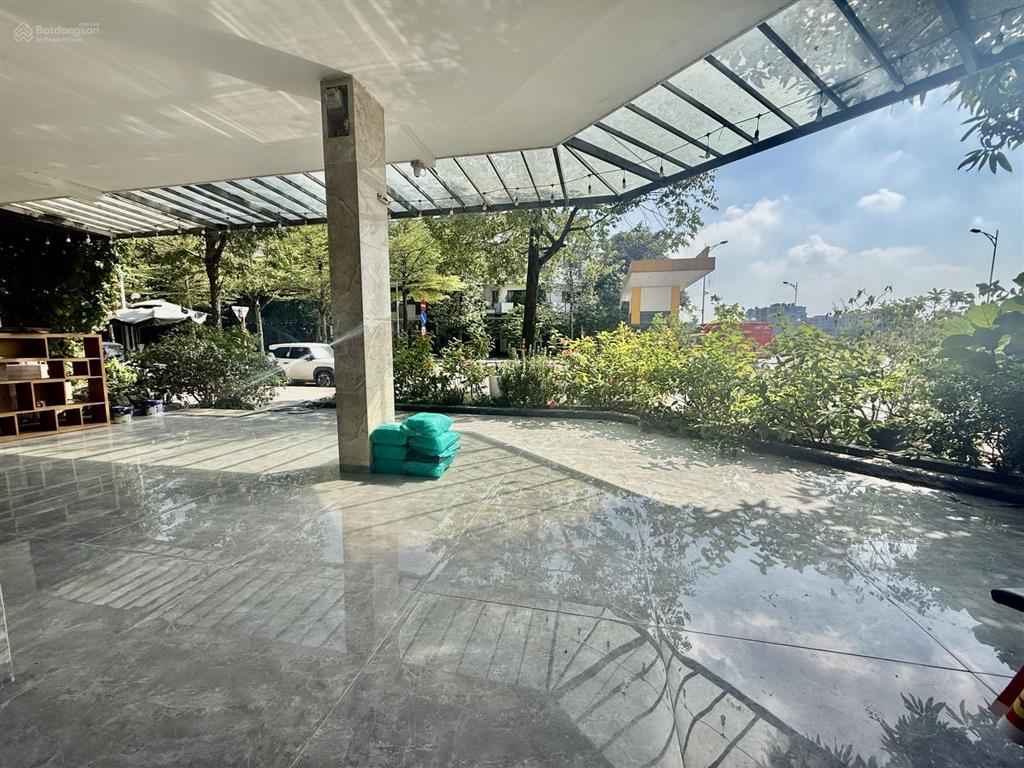 Cho thuê shophouse căn góc đập thông lk7 01,03 vinhomes thăng long giá tốt, 220m2, view đẹp