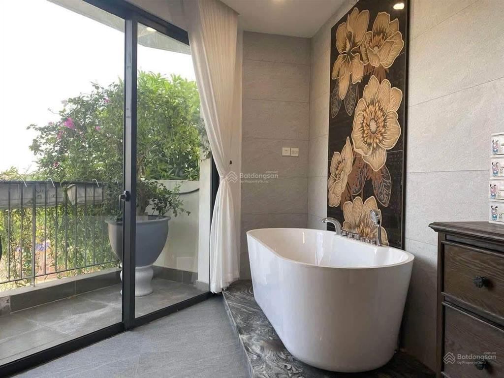 Cho thuê shophouse căn góc đập thông lk7 01,03 vinhomes thăng long giá tốt, 220m2, view đẹp