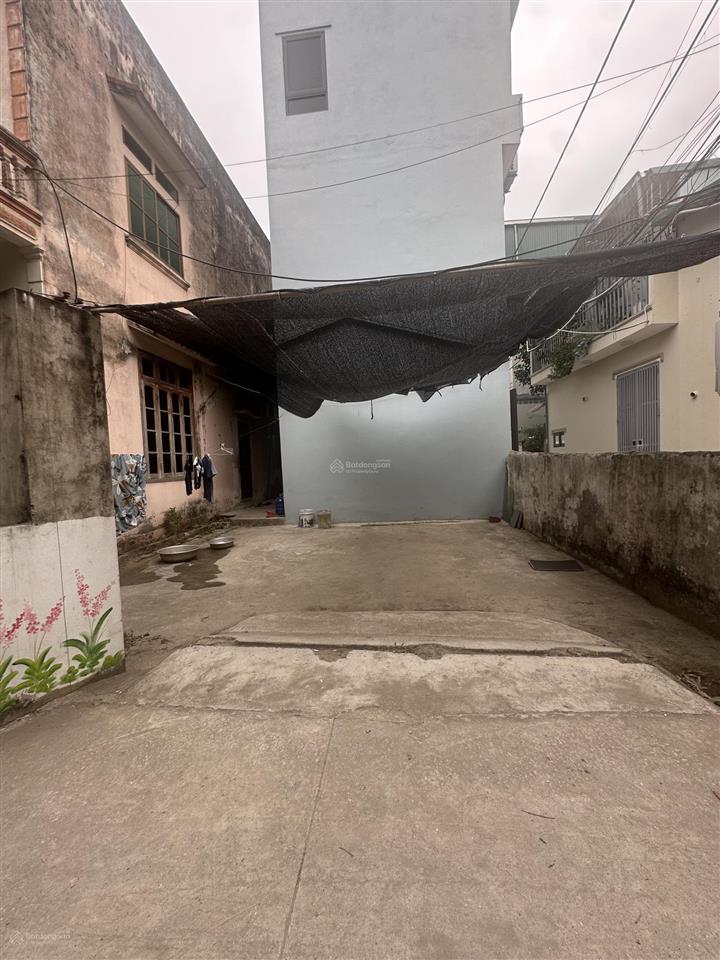 Gấp  chính chủ bán 41m2 đất 2 mặt tiền cạnh smart city