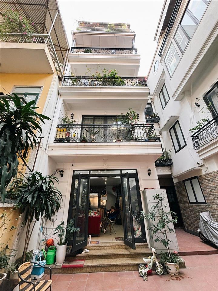 Cho thuê nhà phố trần quốc toản hoàn kiếm 50m2 5t thang máy văn phòng, kinh doanh, ở long lanh