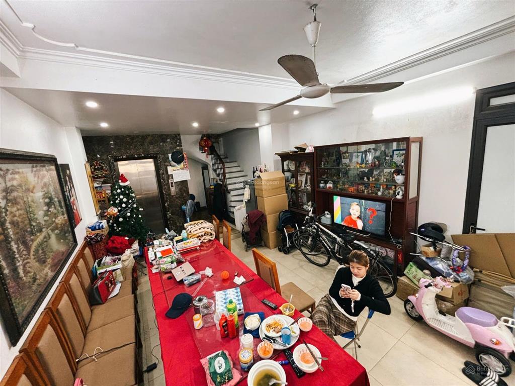 Cho thuê nhà phố trần quốc toản hoàn kiếm 50m2 5t thang máy văn phòng, kinh doanh, ở long lanh