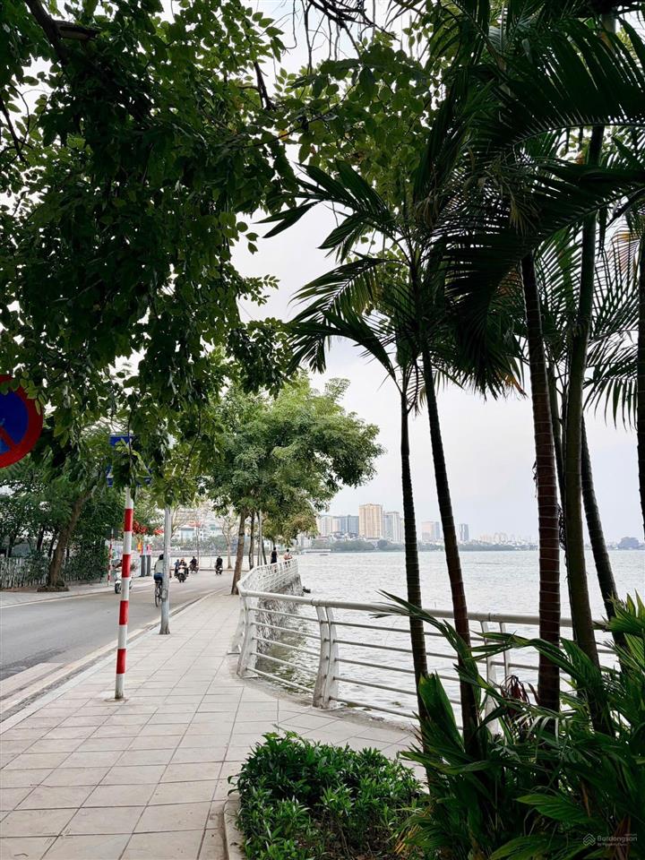 Cho thuê nhà lạc long quân 5 tầng 5 phòng ngủ view hồ tây kinh doanh, vp, ở gia đình giá tốt.