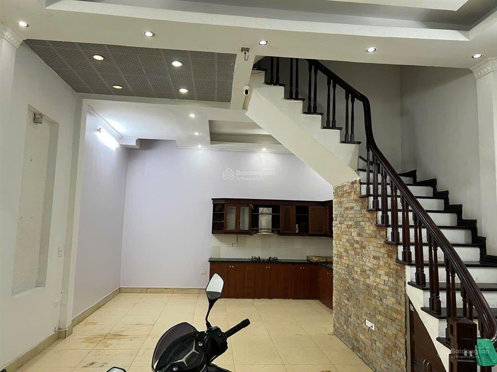 Cho thuê nhà phạm tuấn tài 60m 4 tầng  vp, kd, trung tâm,o ô tô tải tránh  giá rẻ ngỡ ngàng
