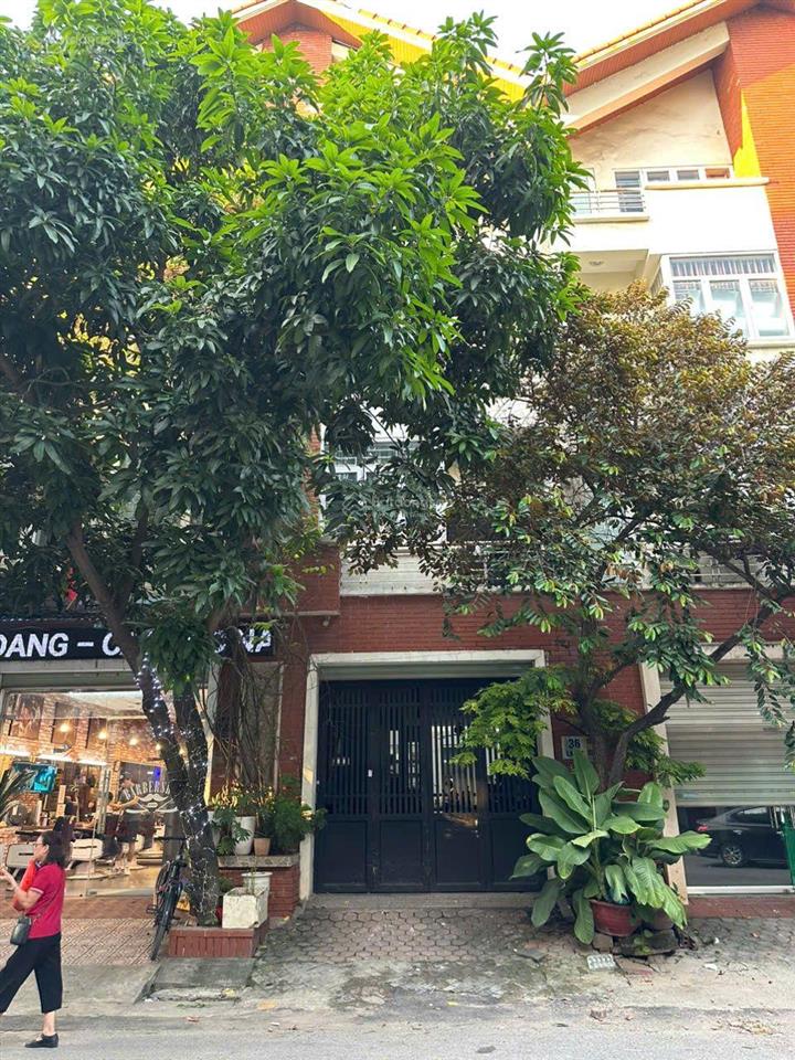 Cho thuê căn nhà ngay làng việt kiều châu âu 80m2 4t kinh doanh, văn phòngspashowroom long lanh