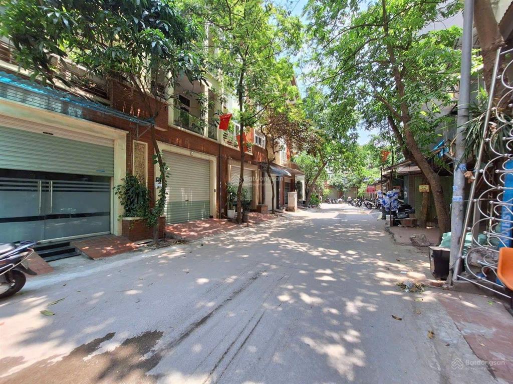 Cho thuê căn nhà ngay làng việt kiều châu âu 80m2 4t kinh doanh, văn phòngspashowroom long lanh