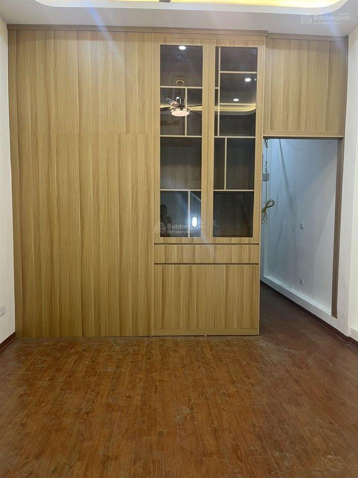 Cho thuê nhà phùng chí kiên, cầu giấy. diện tích 42m ở, gia đình, văn phòng, kinh doanh, văn phòng.