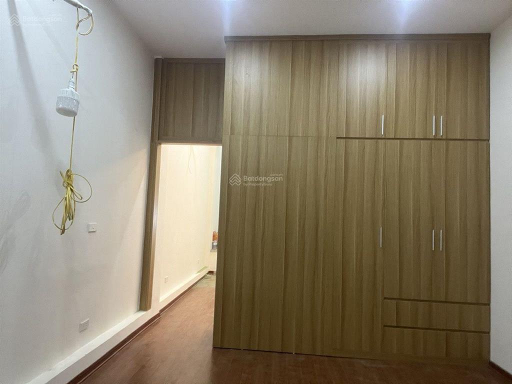 Cho thuê nhà phùng chí kiên, cầu giấy. diện tích 42m ở, gia đình, văn phòng, kinh doanh, văn phòng.
