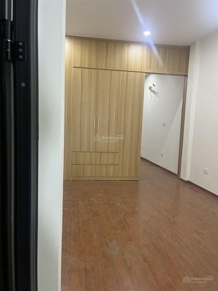 Cho thuê nhà phùng chí kiên, cầu giấy. diện tích 42m ở, gia đình, văn phòng, kinh doanh, văn phòng.