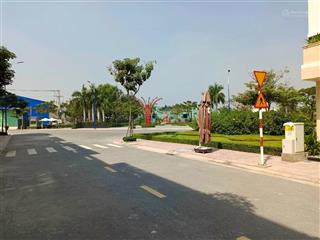 Lavela garden 1 trệt 2 lầu  bán nhanh giá cực tốt