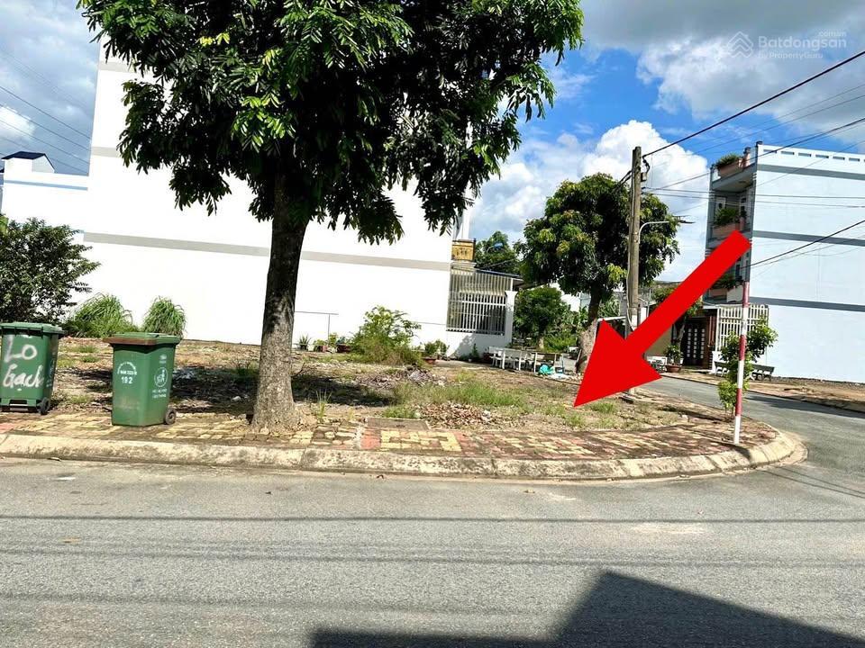 Sacombank phát mãi lô đất 8x20 sát bên hông chợ bình chánh. giá 820 triệu