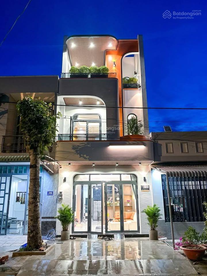 Chính chủ nhà 5,5x21m ngay chợ hưng long, 1 trệt 1 lầu, cho thuê 20 triệu/tháng