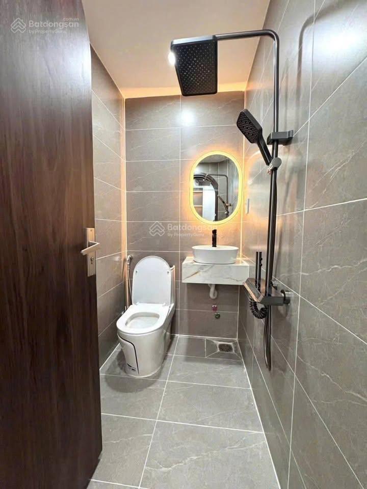 Chính chủ nhà 5,5x21m ngay chợ hưng long, 1 trệt 1 lầu, cho thuê 20 triệu/tháng