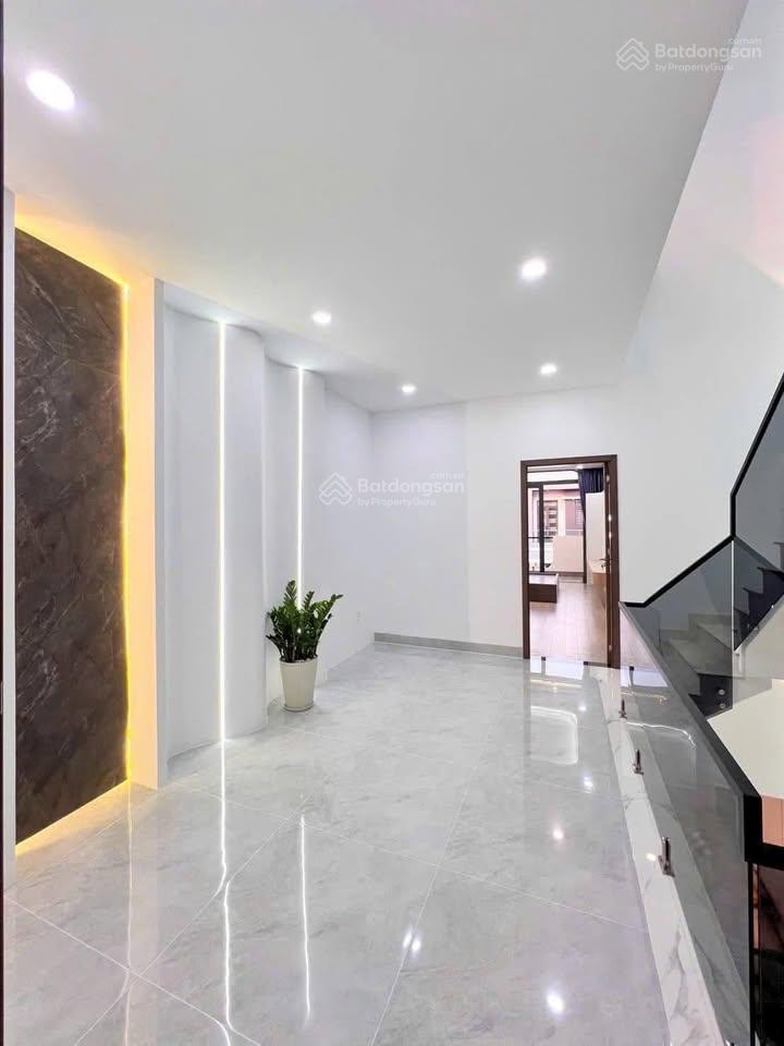 Chính chủ nhà 5,5x21m ngay chợ hưng long, 1 trệt 1 lầu, cho thuê 20 triệu/tháng