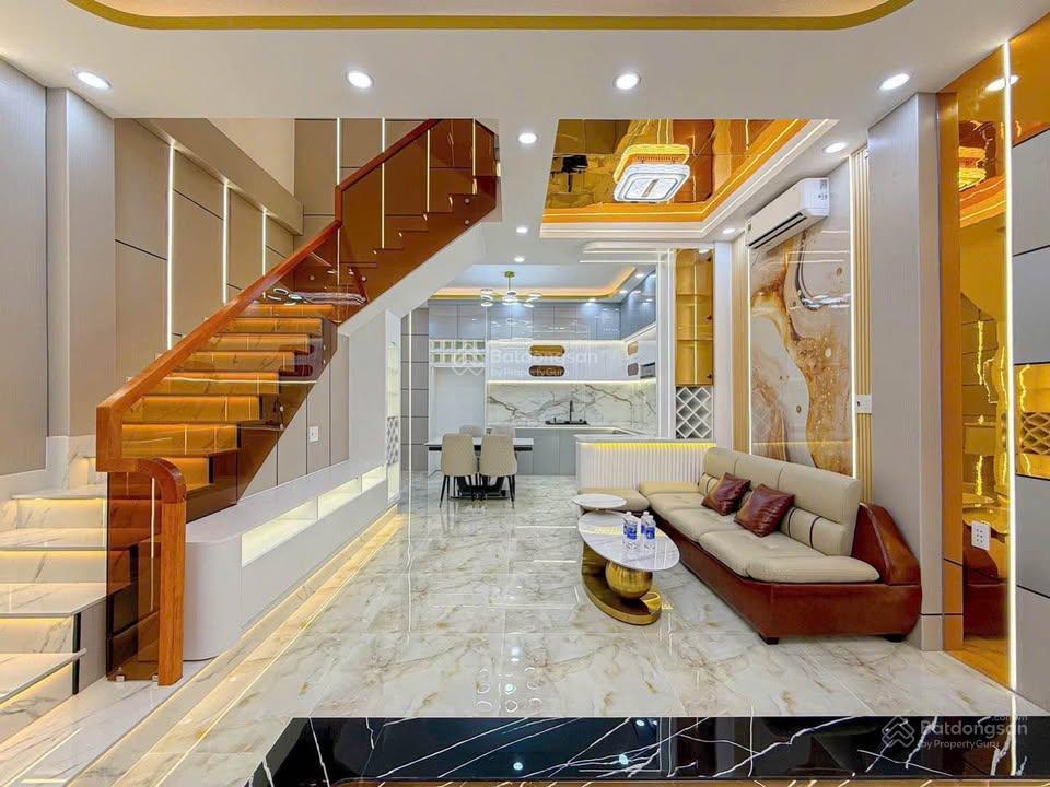 Nhà 2 lầu ngay, gần chợ bờ ngựa trường thpt nguyễn cửu phú, 6x20 giá 810 triệu