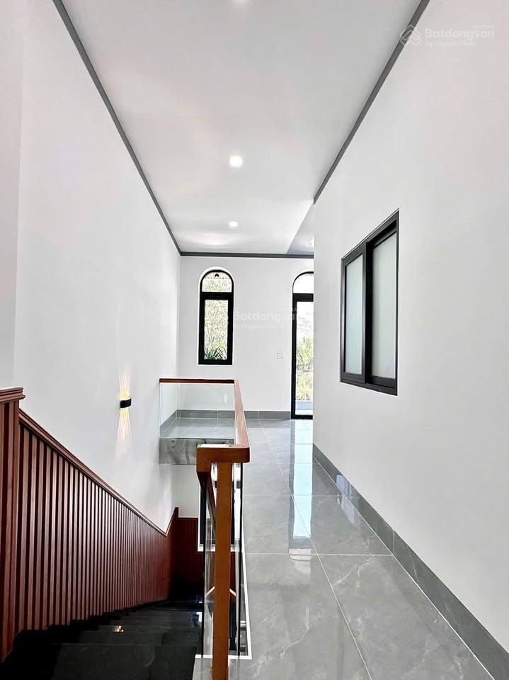 Nhà 2 lầu ngay, gần chợ bờ ngựa trường thpt nguyễn cửu phú, 6x20 giá 810 triệu