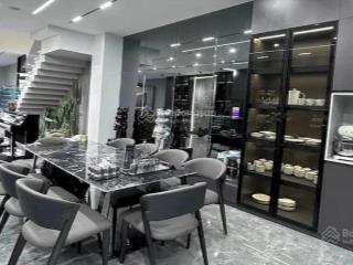 Bán nhà mới phố trịnh công sơn, ô tô vào nhà, ba bước ra hồ tây