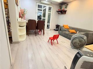 Hiếm  nhà tập thể mặt phố phạm ngọc thạch  oto đỗ chân cầu thang