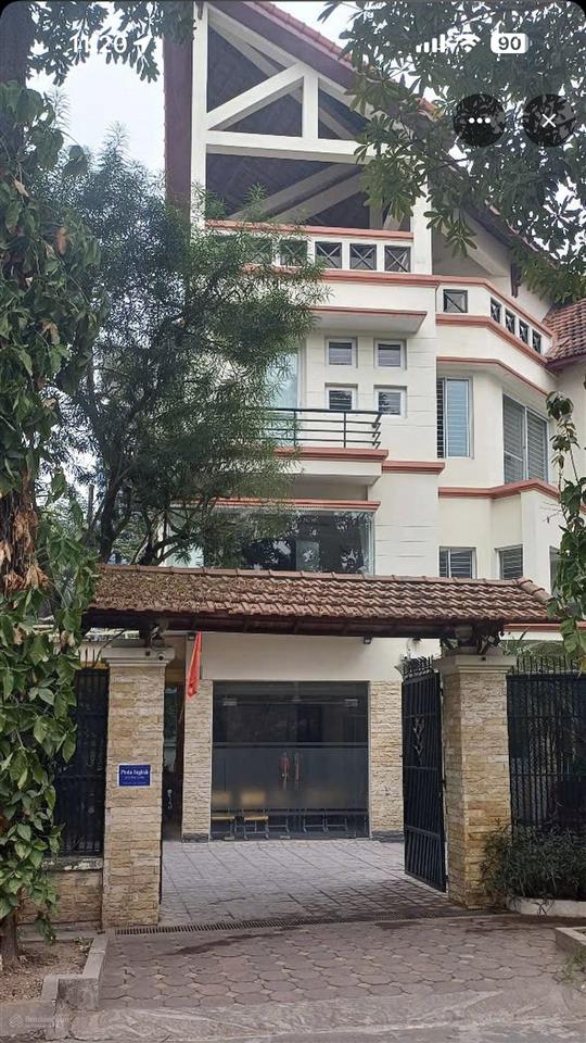 Chủ nhà đi nước ngoài cần bán ngay bt đơn lập 420m2 bán đảo linh đàm, giá chỉ 285tr/m2