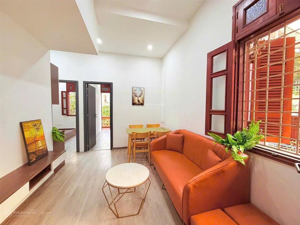 Chính chủ cho thuê căn hộ 2n1k võng thị tây hồ, giá 7tr/th full đồ, máy giặt riêng  0332 214 ***