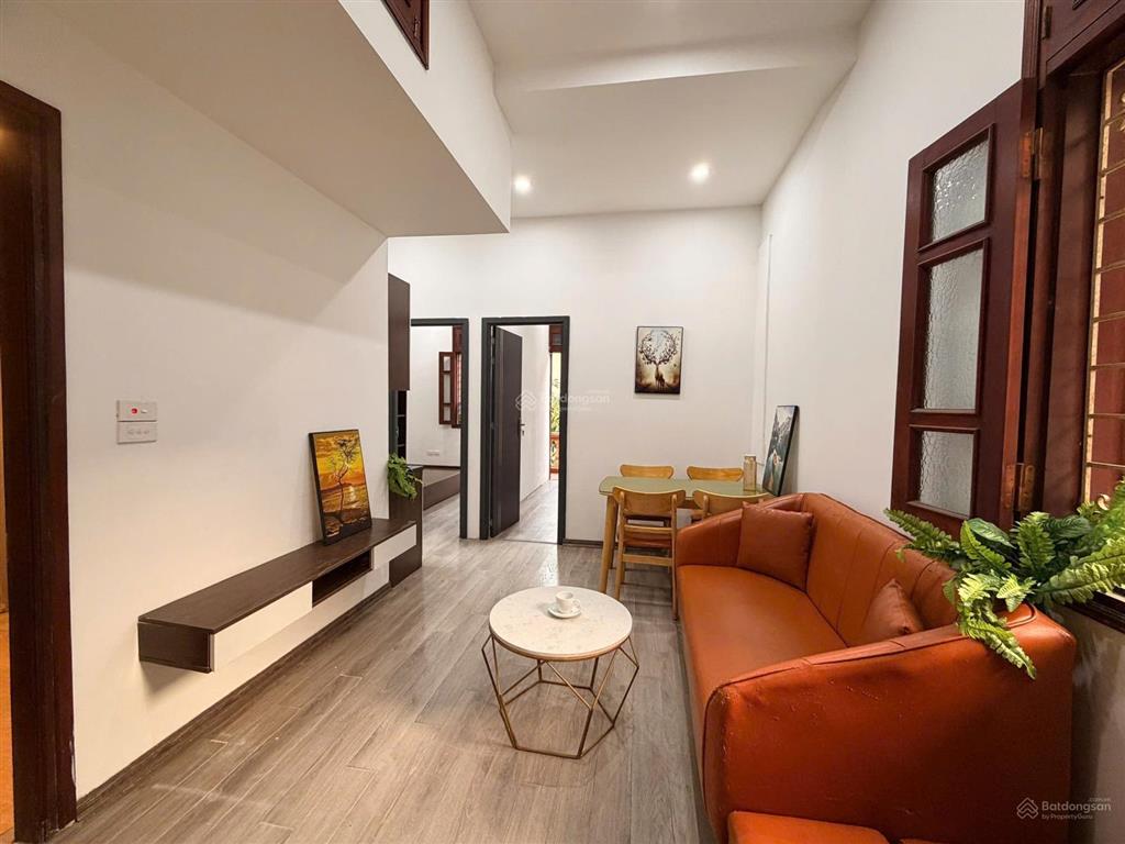 Chính chủ cho thuê căn hộ 2n1k võng thị tây hồ, giá 7tr/th full đồ, máy giặt riêng  0332 214 ***