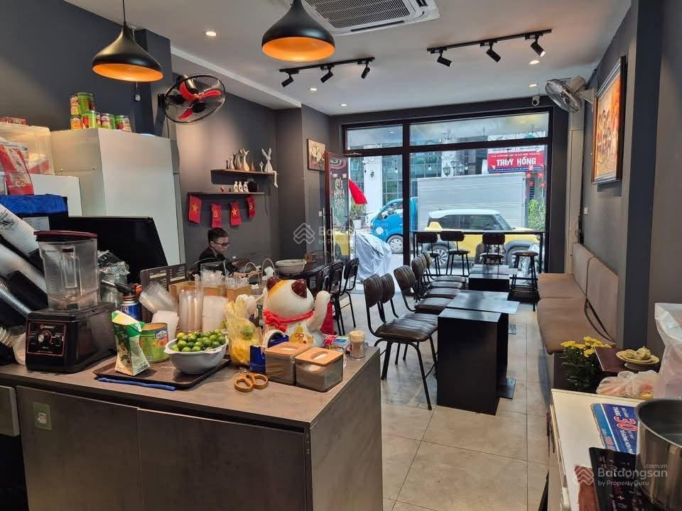 Cho thuê nhà mp đống đa  hoàng cầu  kd đỉnh  view hồ  dt 75m*5 tầng*mt 6m   0332 214 ***